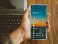 Am besten sofort: Experten raten dazu, diese Funktion am Handy abzuschalten Am besten sofort: Experten raten dazu, diese Funktion am Handy abzuschalten