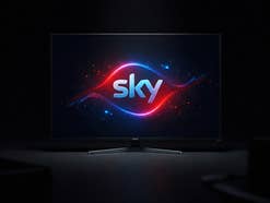 Sky Update: Fulminante Neuheiten für alle Kunden Sky-Logo auf dem Bildschirm eines Monitors.