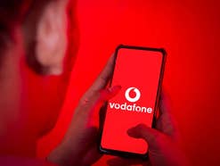 Das Vodafone-Logo auf einem Handy